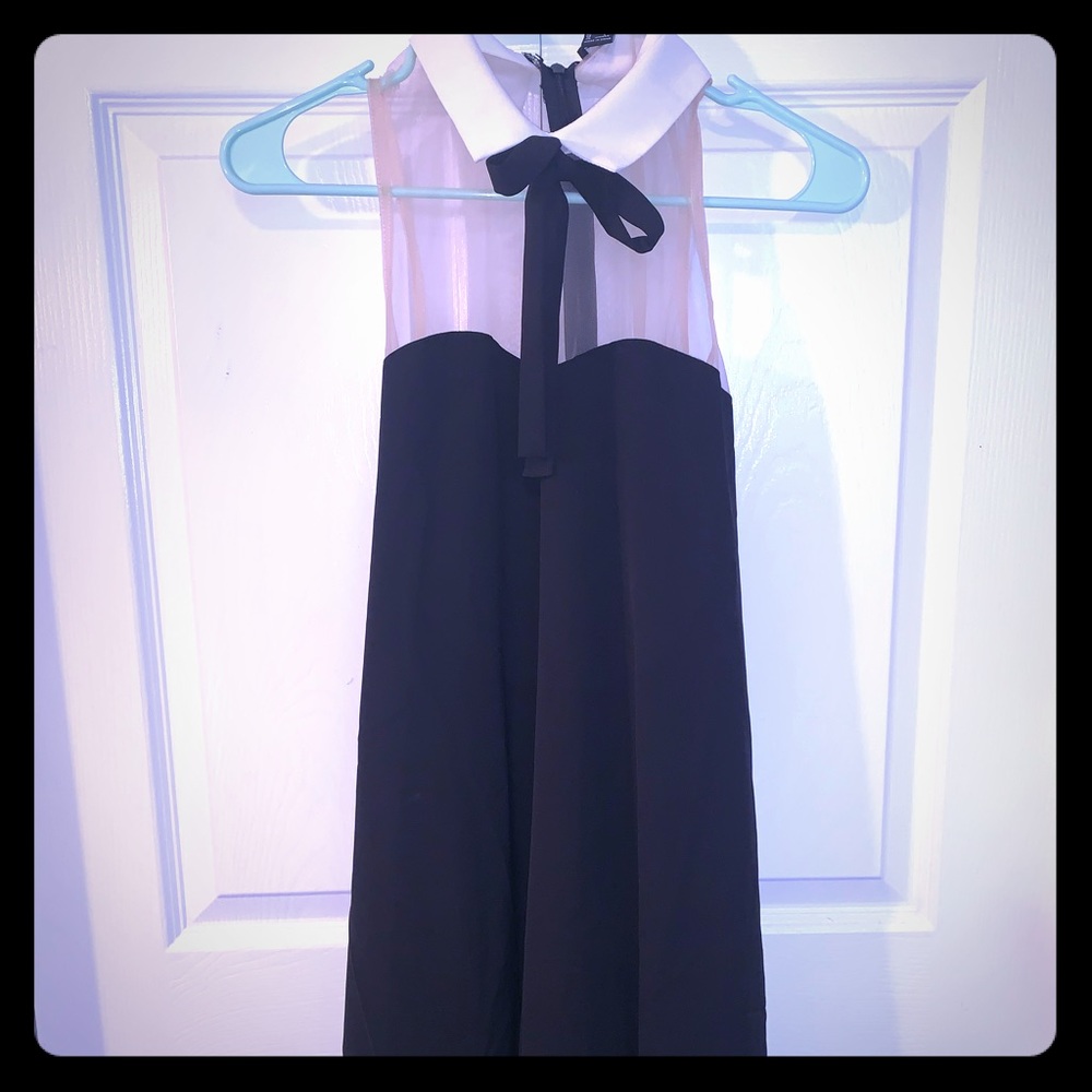 Forever 21 sleeveless tuxedo dress with bow NWOT